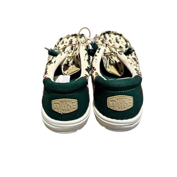 NEW Hey Dude Mens Wally Fish Lure Merry Fishmas Shoes Natural Size 15 Christmas - Picture 4 of 6